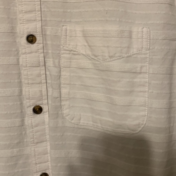 🧡 Old Navy White Everyday Shirt - Picture 3 of 7